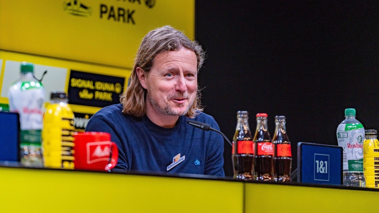 Henriksen scherzt mit Journalisten: 'Wir sind Menschen, keine Roboter'