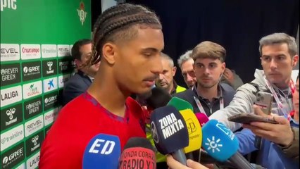 Badé pide perdón a la afición del Sevilla FC