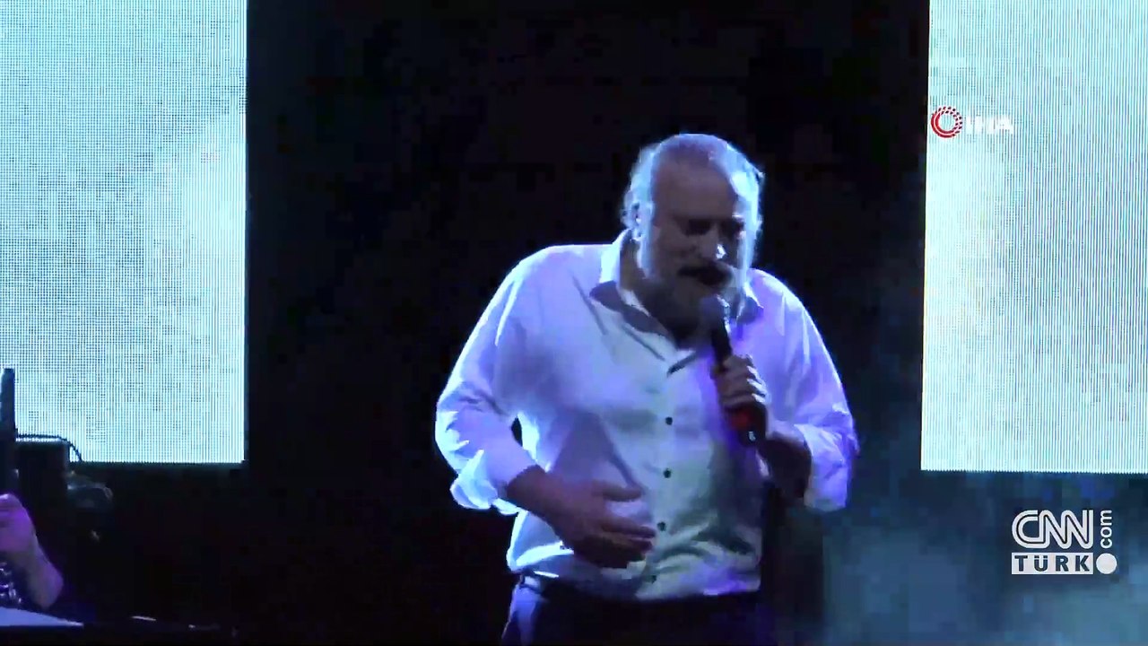 CANLI| Volkan Konak hayatını kaybetti! Sahnede fenalaşan Volkan Konak neden öldü? Volkan Konak'ın Vasiyetine dair bilgiler