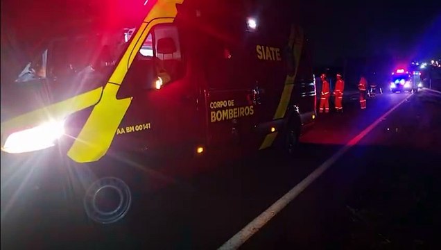 Jovens ficam feridos em acidente de moto na BR-277 em Cascavel