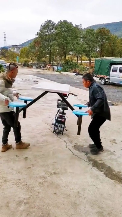 Watch funny guys