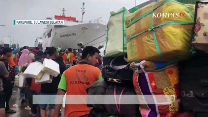 Pemudik Tiba di Pelabuhan Parepare, Porter Raup Rezeki Lebaran