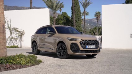 The new Audi Q5 SUV Exterior Design in Sakhir gold metallic