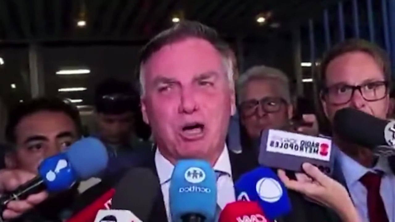 Bolsonaro é humilhado ao vivo por TROMPETISTA ‐ Feito com o Clipchamp