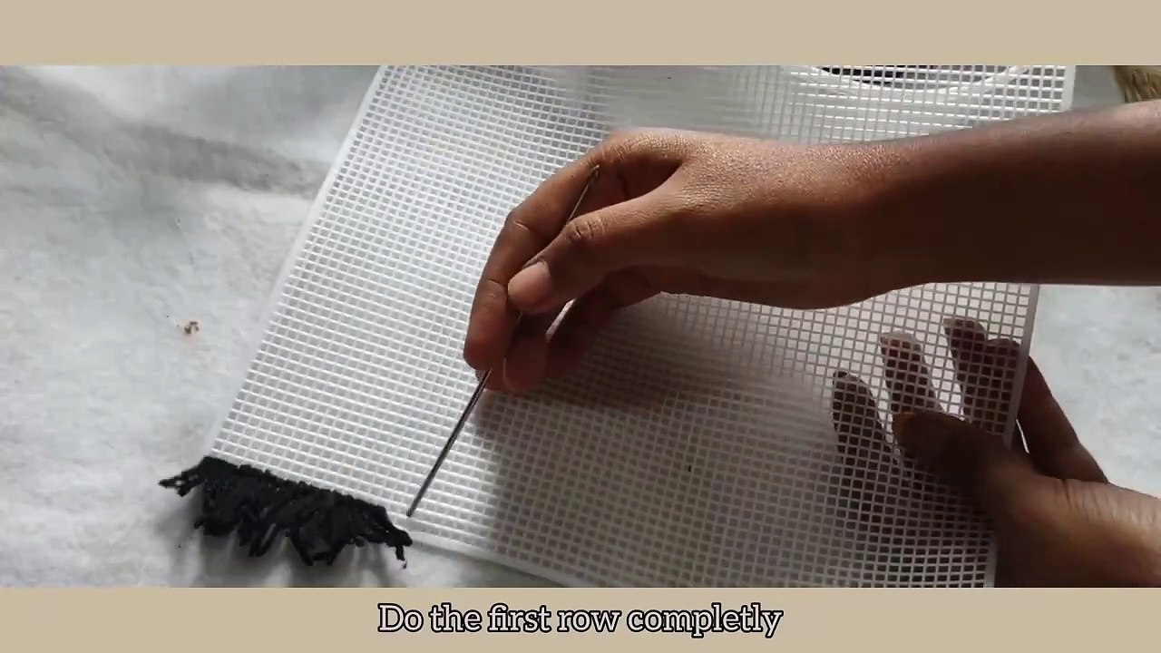 How I made Faux fur bag using wool and plastic canvas - DIY bag using yarn