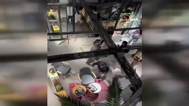 Ankara'da cafede iki grup arasında kavga çıktı!