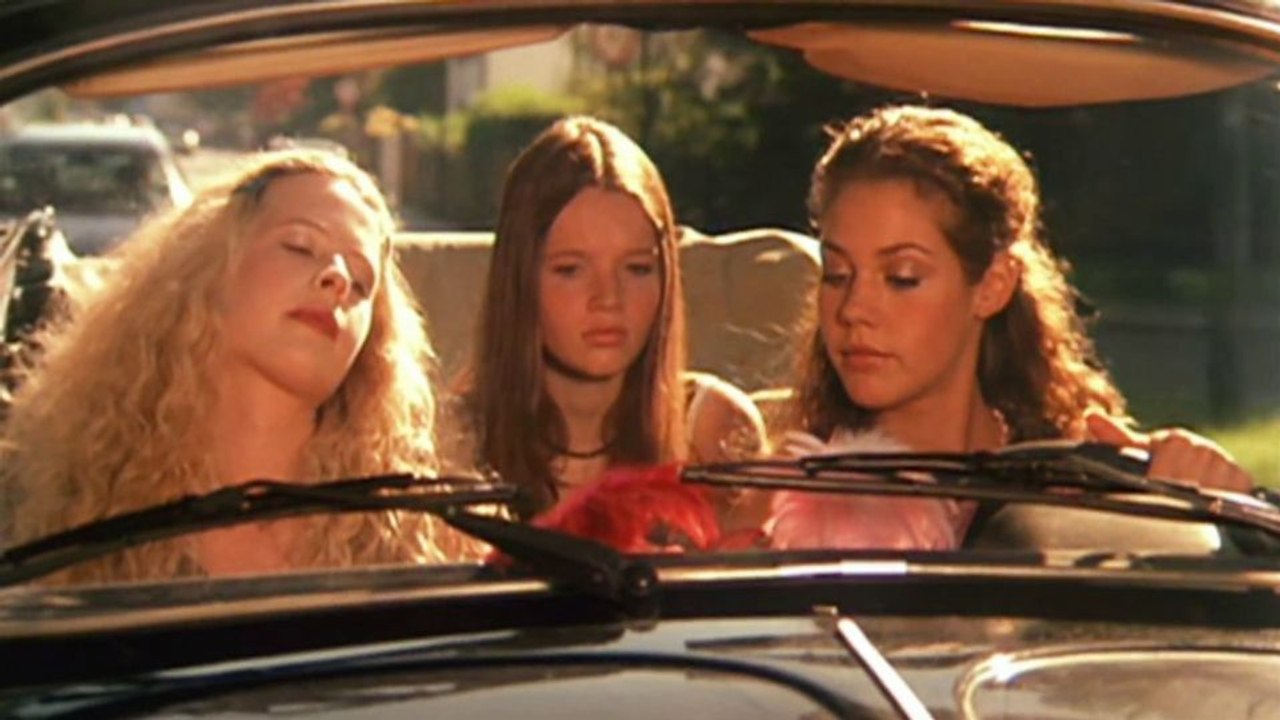 Mädchen, Mädchen! Trailer DF