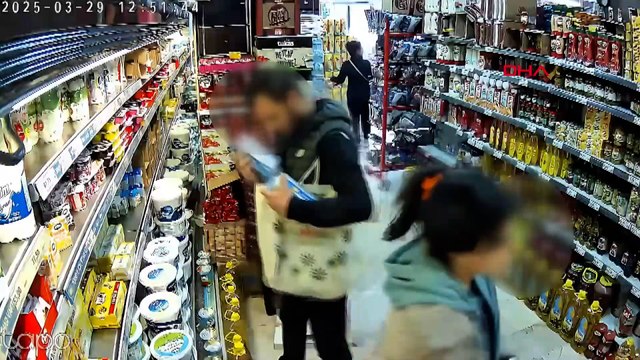 Sultangazi'de marketten hırsızlık kamerada