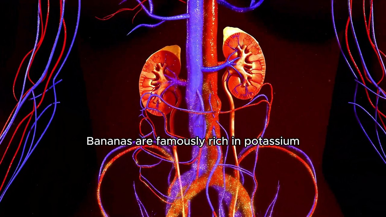 STOP Eating Bananas If You Have These 5 Health Problems! (Doctor's Warning)