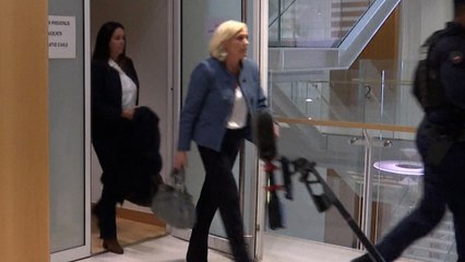 Marine Le Pen quitte la salle d'audience avant le prononcé de sa peine