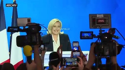 Frankreich: Le Pen zu Haftstrafe und Fußfessel verurteilt