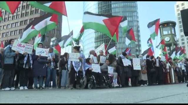 A Berlino corteo pro-Palestina, tra bandiere e slogan anti-Israele