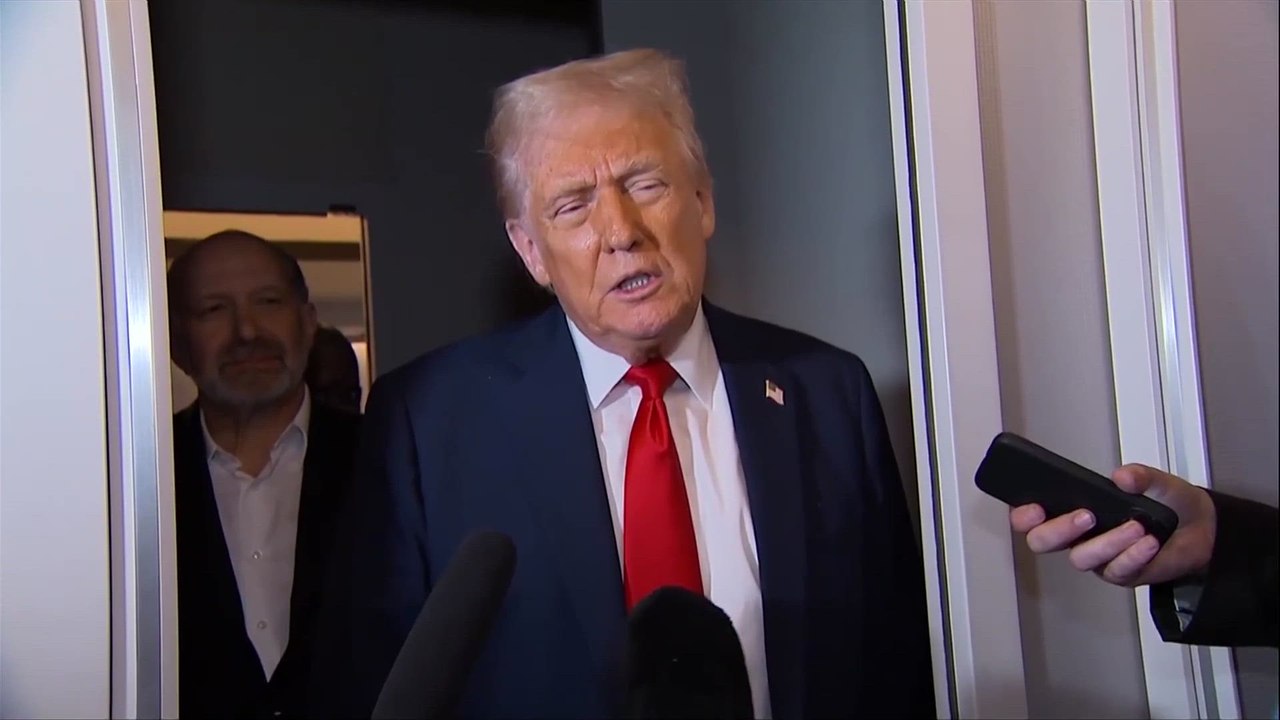 Trump Talks Tariffs, TikTok & Ukraine Ceasefire Aboard Air Force One