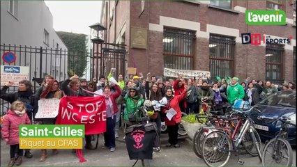 Un Grévibus féministe a rejoint plusieurs piquets de grève à Bruxelles