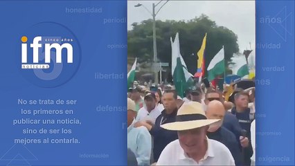 Uribe en la marcha del orgullo paisa