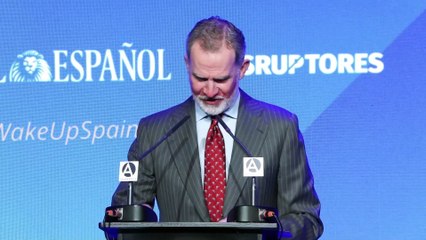 El rey Felipe VI impacta en un acto al aparecer con la cara quemada