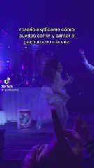 Aclaman la capacidad de Rosario Flores para cantar y correr a la vez: "Nadie lo hace como ella"