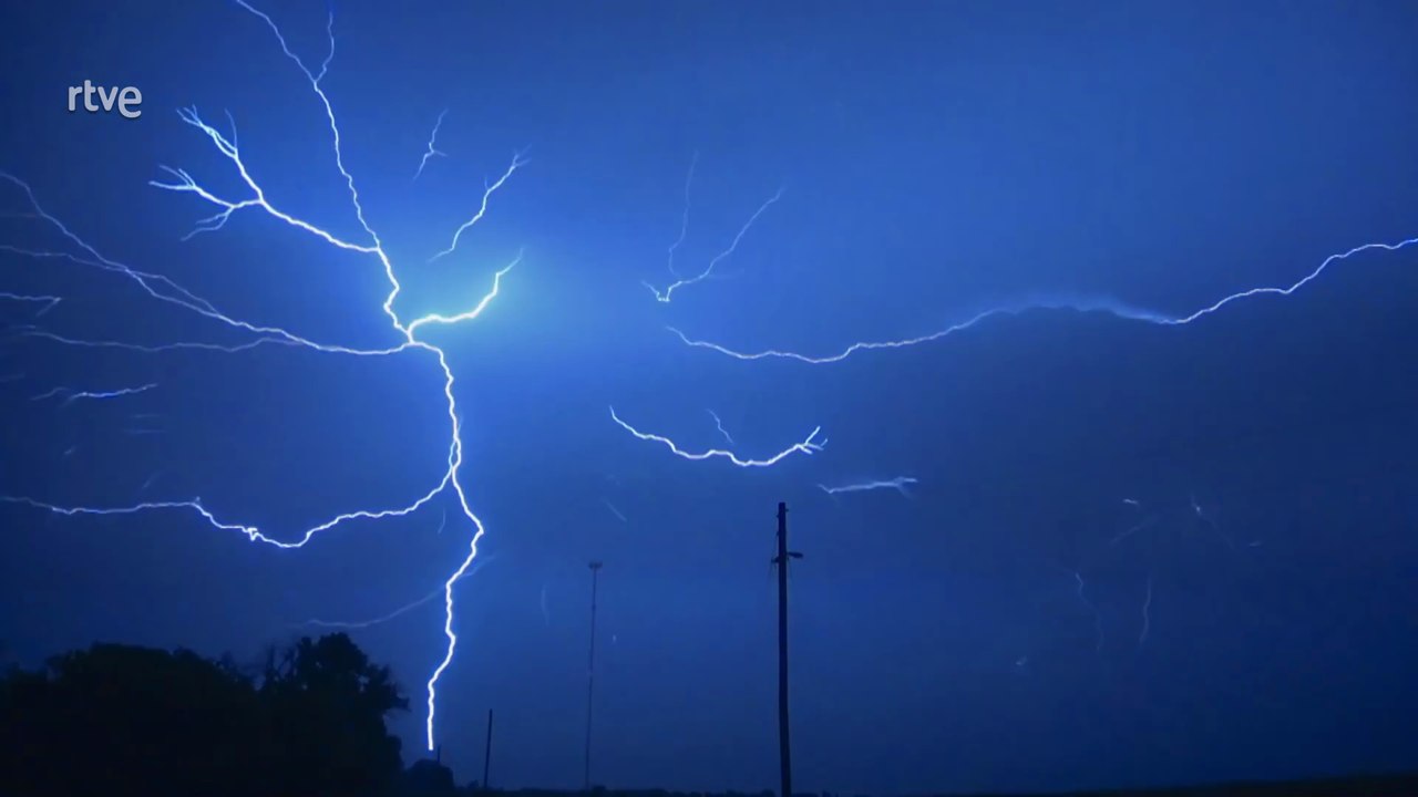 Un planeta espectacular - Relámpagos [Documental HD]