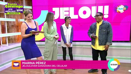 La "jeloulover", feliz ganadora del gran celular, llegó con su libreta de apuntes del programa
