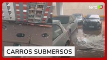 Chuva forte alaga ruas e garagens em Santo André (SP)