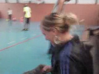 Un peu de déo et un briquet, voila c'que ça fait