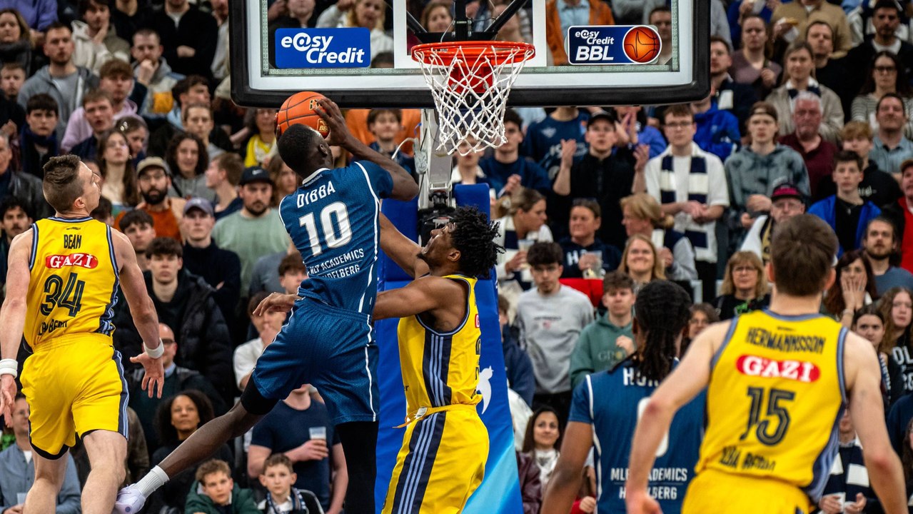 Dibba dunkt den Dagger: Alba holt erst auf und verliert erneut