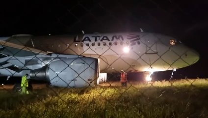 Avião sai da pista ao pousar no Aeroporto de Chapecó