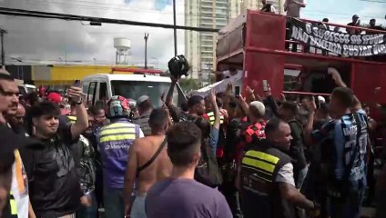 Entregadores de serviços por aplicativo protestam em SP