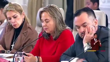 Petro regañó a MinEducación, al Banco de la República y recordó a un exministro