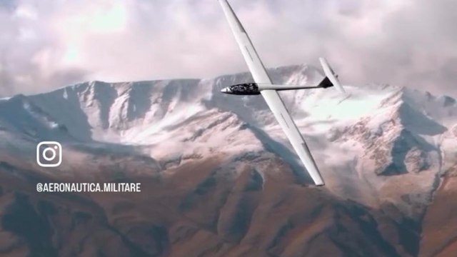 Aeronautica militare: ecco come volano gli alianti del 60° stormo di Guidonia