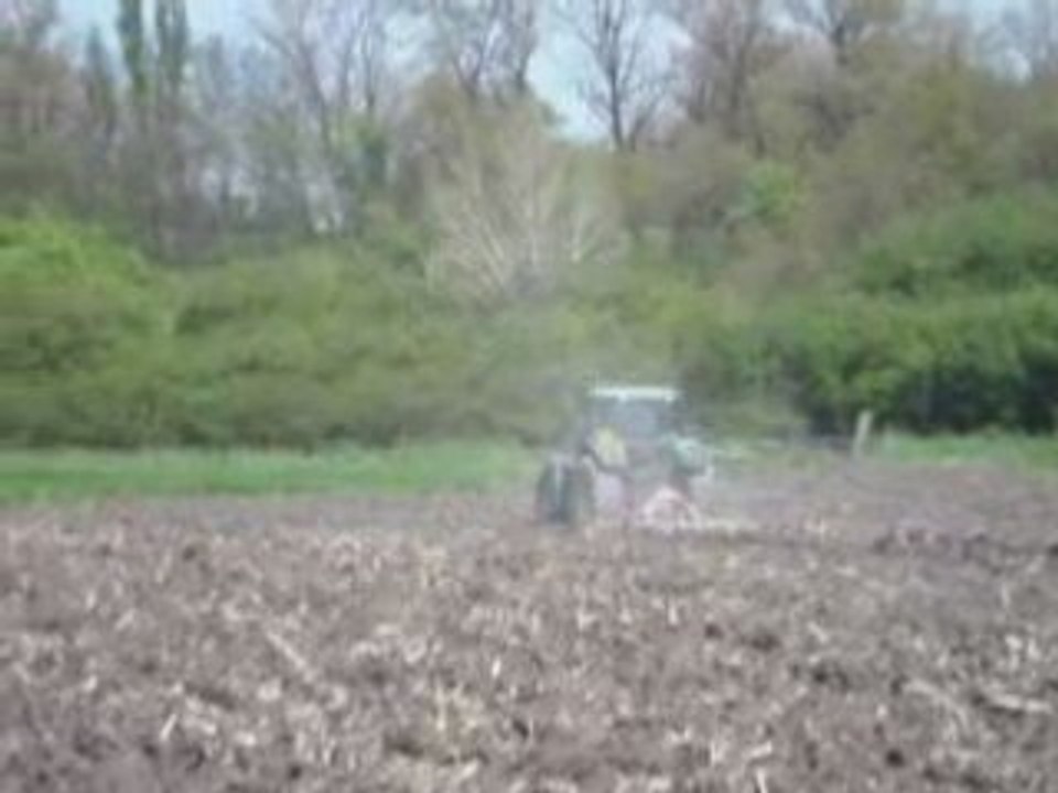 Préparation des champs de mais en moselle(57)