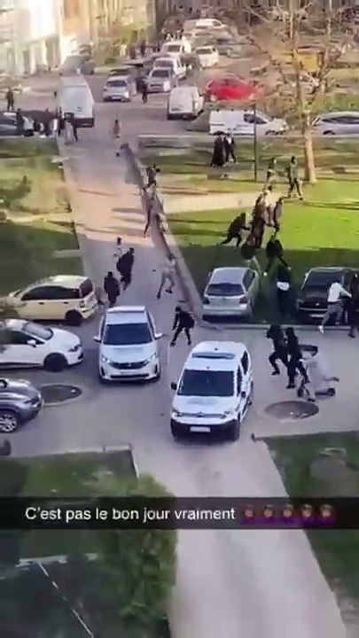 Saint-Denis : des policiers municipaux violemment attaqués par une trentaine d'individus