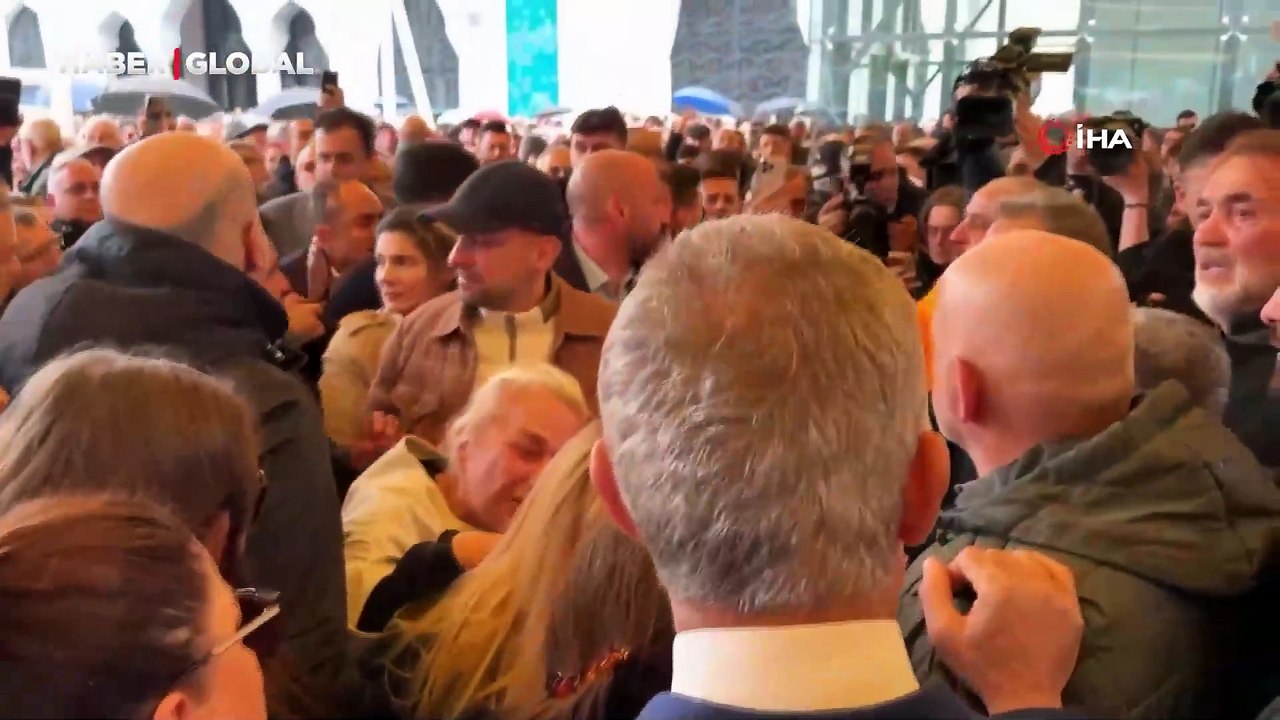 Volkan Konak'ın kızı Şimal Konak cenaze töreninde baygınlık geçirdi!