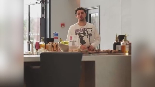 Captan el reencuentro de Arnold con sus compañeros tras el parón y los rumores del Madrid: juzguen ustedes mismos...