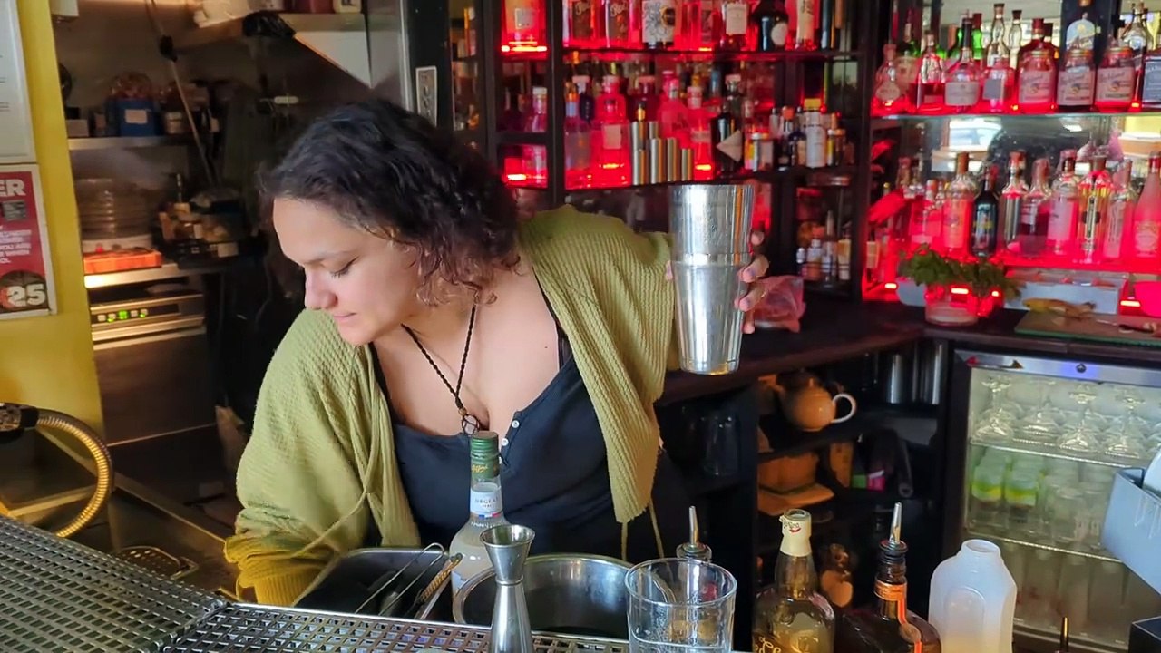 I visited Bananamoon to see how they make their Banana Mojitos