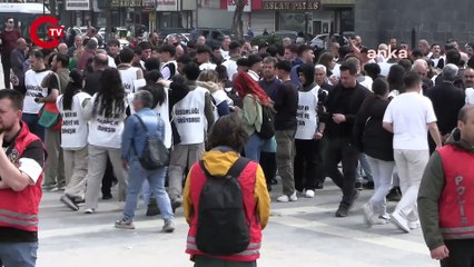 DEM Partililer Öcalan’ının doğum gününü kutlamak için Diyarbakır’dan Şanlıurfa’ya yürüyüş başlattı