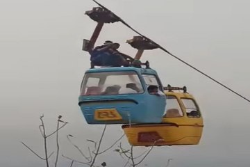 सलकनपुर देवी मंदिर रोप-वे पर श्रद्धालुओं की सुरक्षा से खिलवाड़