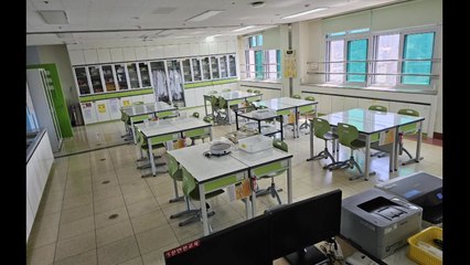 초등학교 과학실험 중 두통·어지럼증...14명 이송 / YTN