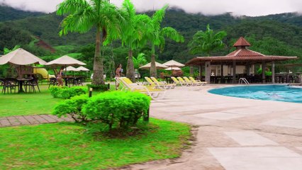 Humillaron a dos jardineros y ellas terminaron rogando por su amor