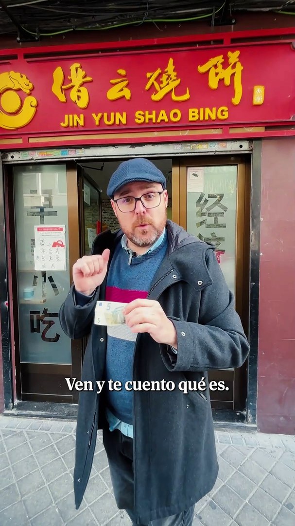 Nos acercamos a un restaurante familiar en Chinatown, en el barrio de Usera, para probar una torta t�pica de China. Se cocina en un horno tra�do desde la regi�n de Jin Yun.