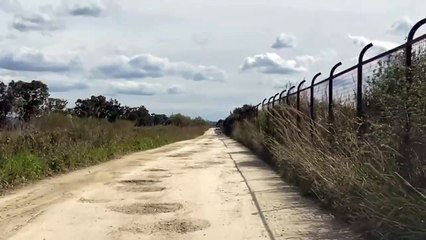 Piombino, strada del Quagliodromo devastata dalle buche: 16 minuti per arrivare alla spiaggia
