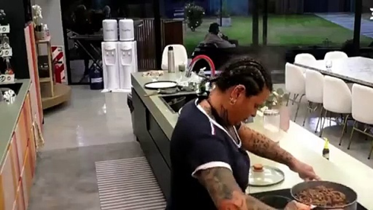 Video de los momentos más asquerosos y sucios de Sandra en la cocina de Gran HermanoVideo de los momentos más asquerosos y sucios de Sandra en la cocina de Gran Hermano