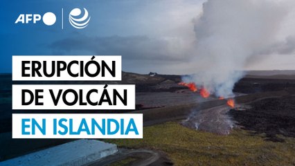La erupción de un volcán obliga a evacuar un pueblo pesquero en Islandia