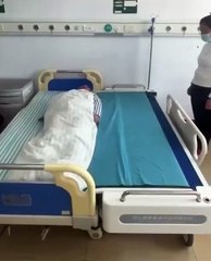 China presenta camas inteligentes para el traslado de pacientes