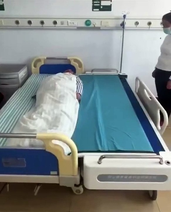 China presenta camas inteligentes para el traslado de pacientes