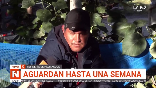 Largas filas de cisternas