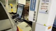 China’s gas stations now use robots for fast, precise refueling!