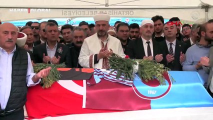 Volkan Konak son yolculuğuna uğurlandı: Babasının kabri yanındaki ceviz ağacının altına defnedildi