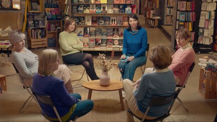 Cien libros juntas Tráiler