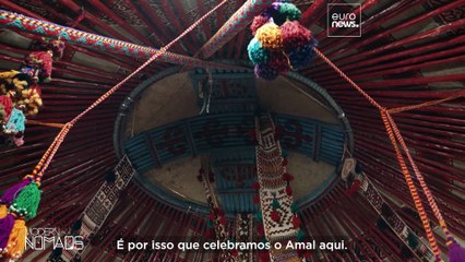 Chamas ancestrais, banquetes com cabeças de ovelhas e jogos da Bugalha: nómadas celebram o Nowruz